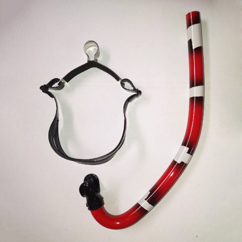 Tuba frontal nage avec palmes enfant